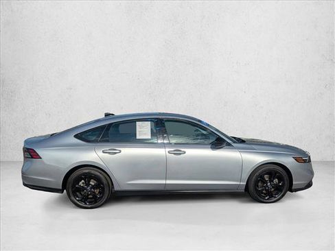 Certified 2025 Honda Accord SE image 4