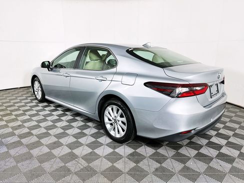 Used 2023 Toyota Camry LE image 4