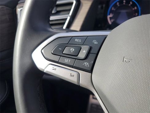 Certified 2025 Volkswagen Atlas SEL Premium R-Line image 27