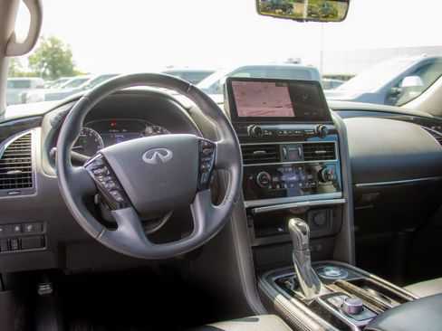 Used 2022 INFINITI QX80 Luxe w/ All-Season Package RWD image 16