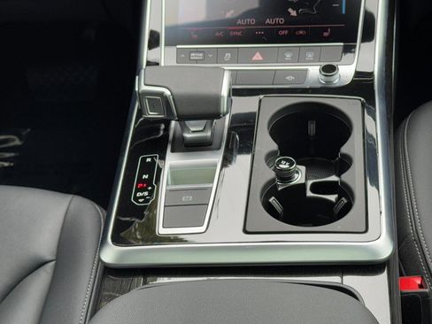 Used 2025 Audi Q7 2.0T Premium w/ Convenience Plus Package image 14