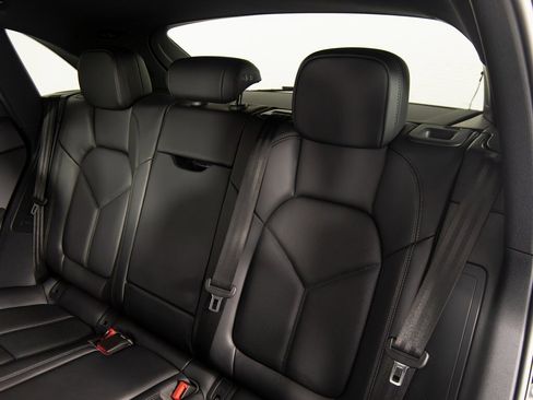 New 2026 Porsche Macan S image 32