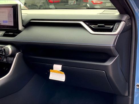 Used 2023 Toyota RAV4 SE w/ Convenience Package image 19