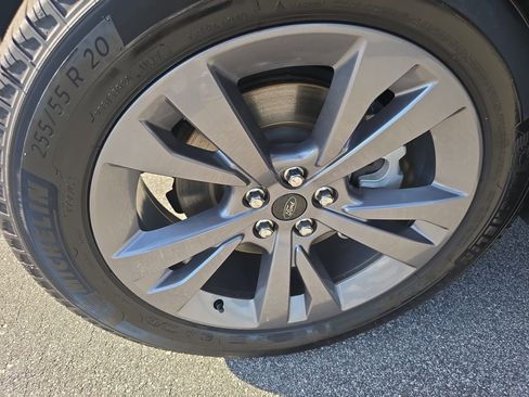 Used 2024 Ford Explorer XLT w/ Equipment Group 202A image 33