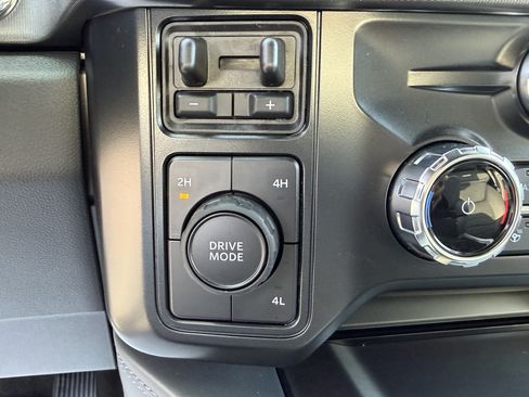 Used 2026 Ford F450 Platinum w/ FX4 Off-Road Package AWD/4WD image 21