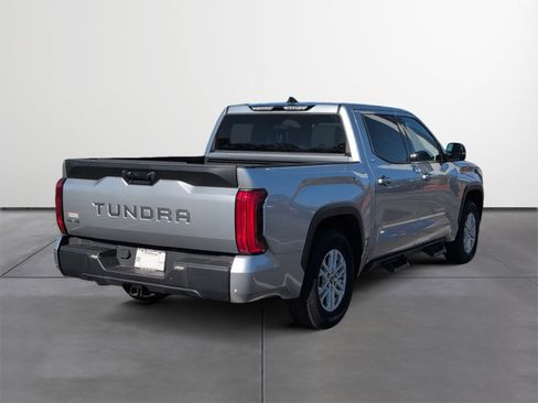 Used 2022 Toyota Tundra SR5 w/ SR5 Premium Package image 5