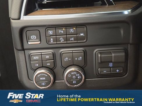 New 2026 Chevrolet Suburban High Country AWD/4WD image 26