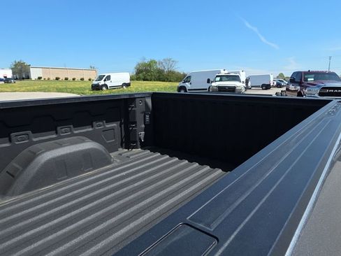 Used 2020 Chevrolet Silverado 1500 High Country w/ Technology Package image 10