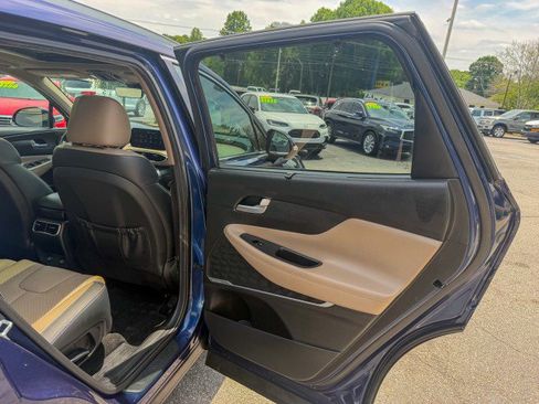 Used 2022 Hyundai Santa Fe SEL w/ Convenience + Premium Package FWD image 18