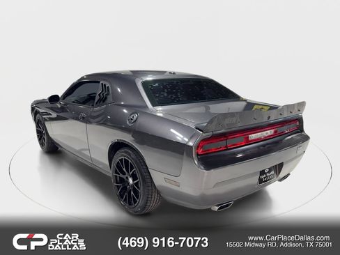 Used 2014 Dodge Challenger SXT RWD image 8