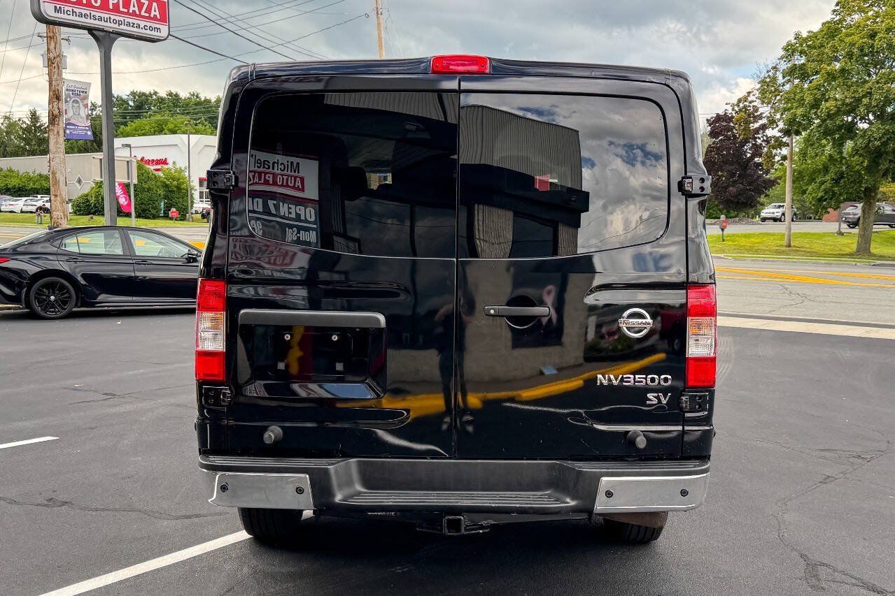Used 2018 Nissan NV 3500 SV w/ Navigation Package RWD image 5