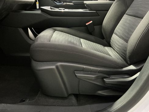 New 2026 Chevrolet Equinox LT w/ Midnight Edition FWD image 15
