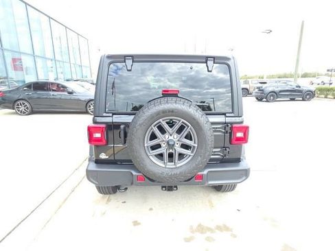 Used 2024 Jeep Wrangler Sport S image 6