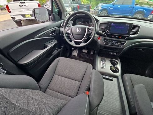 Used 2023 Honda Ridgeline Sport image 17