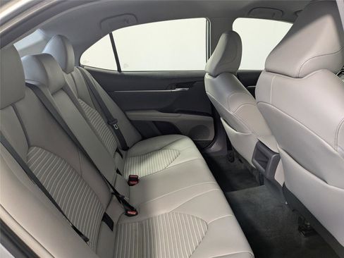 Certified 2022 Toyota Camry SE image 24