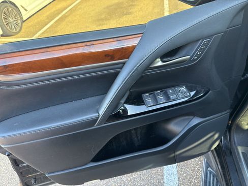 Used 2021 Lexus LX 570 4WD w/ Luxury Package image 13