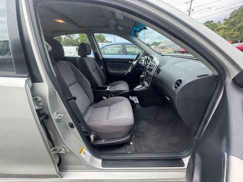 Used 2004 Toyota Matrix XR FWD image 12