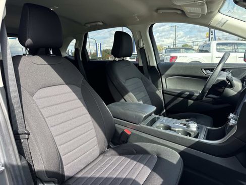 Used 2024 Ford Edge SE image 9