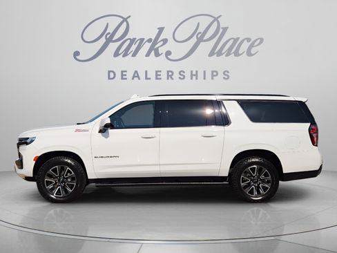 Used 2023 Chevrolet Suburban Z71 w/ Luxury Package AWD/4WD image 2