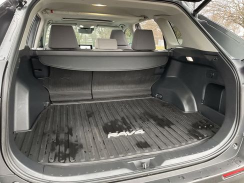 Used 2023 Toyota RAV4 XLE image 17