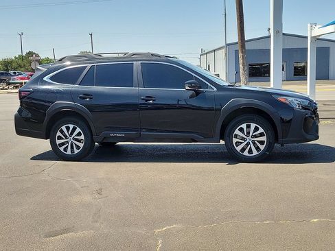 Used 2023 Subaru Outback Premium AWD/4WD image 5