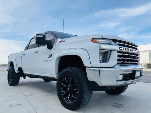 Used 2020 Chevrolet Silverado 2500 LTZ w/ LTZ Premium Package image 8