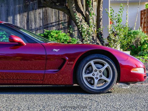 Used 2003 Chevrolet Corvette 50th Anniversary Edition w/ Preferred Equipment Group image 11