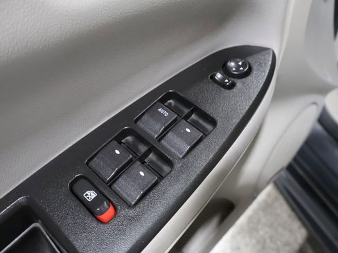 Used 2010 Chevrolet Impala LT w/ Luxury Edition Package image 13