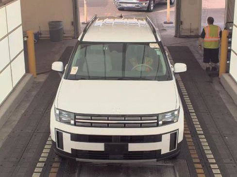 Used 2025 Hyundai Santa Fe SEL FWD image 7