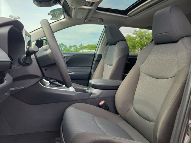 Used 2025 Toyota RAV4 XLE w/ Convenience Package FWD image 18