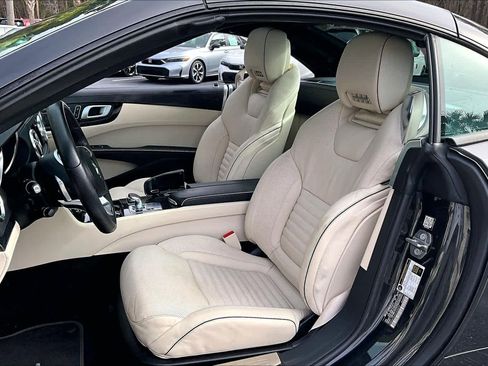 Used 2020 Mercedes-Benz SL 550 image 7