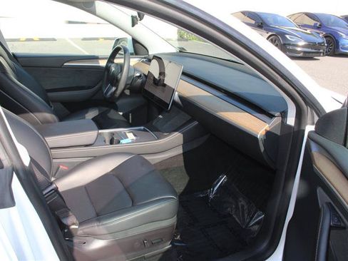 Used 2023 Tesla Model Y Long Range AWD/4WD image 11