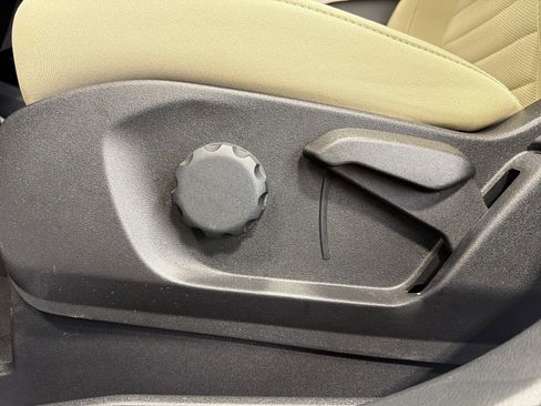 Used 2024 Ford Edge SE image 20