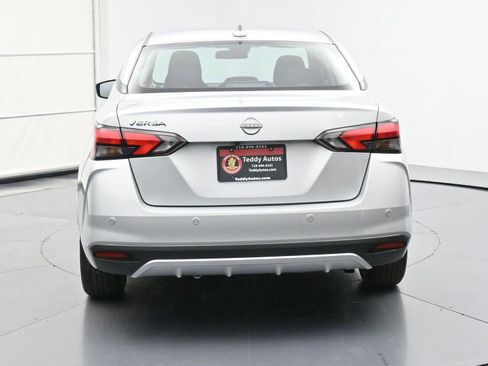 Used 2025 Nissan Versa SV image 17