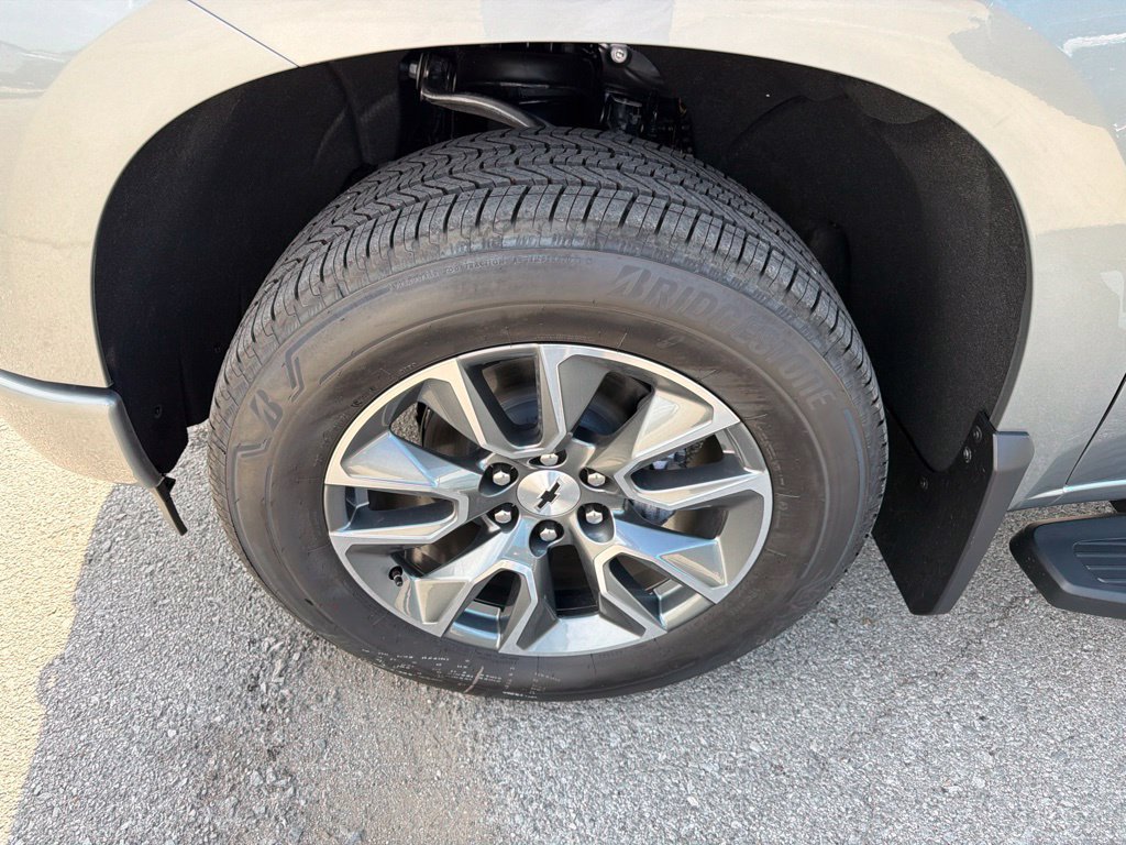 New 2026 Chevrolet Silverado 1500 RST w/ RST All Star Premium Package AWD/4WD image 9
