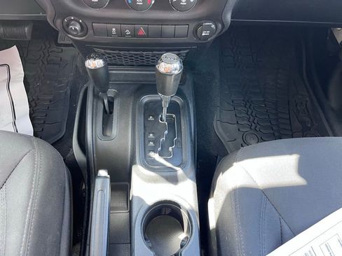 Used 2017 Jeep Wrangler Unlimited Sport w/ Quick Order Package 24S AWD/4WD image 13
