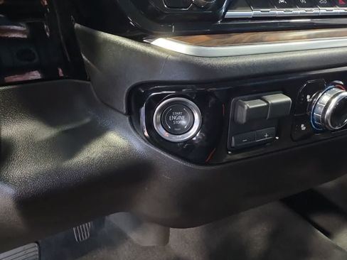 Used 2025 GMC Sierra 1500 SLT AWD/4WD image 23