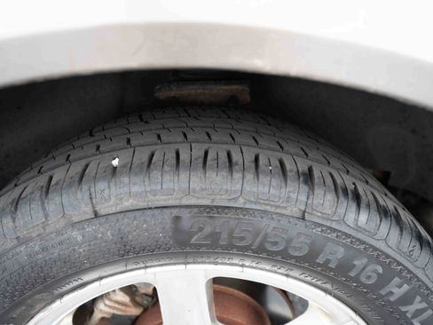 Used 2001 Oldsmobile Alero GLS FWD image 28
