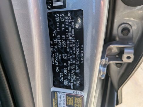 Certified 2025 Kia K4 EX FWD image 37