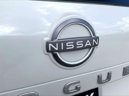 Used 2023 Nissan Rogue SV FWD image 31