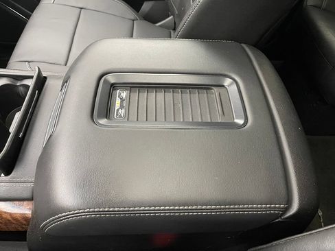 Used 2016 Chevrolet Tahoe LTZ AWD/4WD image 33
