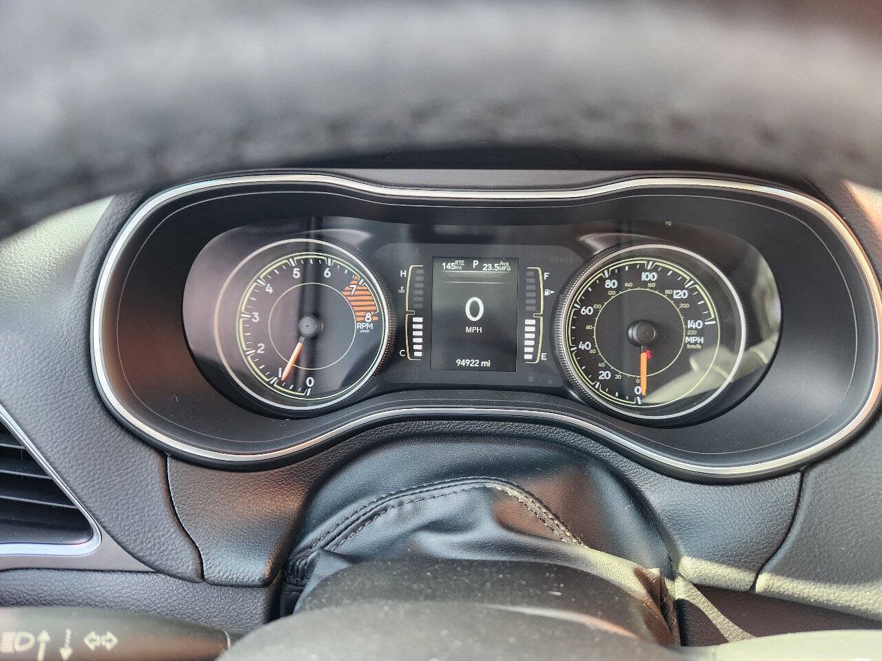 Used 2019 Jeep Cherokee Latitude Plus w/ Cold Weather Group AWD/4WD image 16