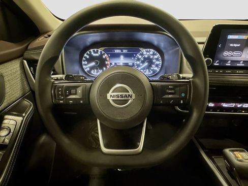 Used 2021 Nissan Rogue SV image 13