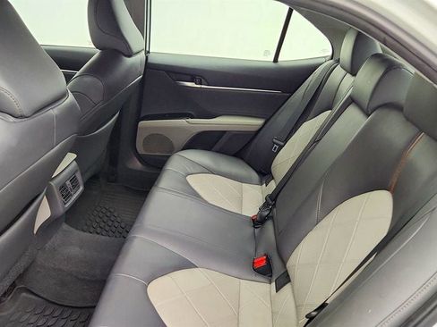 Used 2018 Toyota Camry XLE FWD image 20