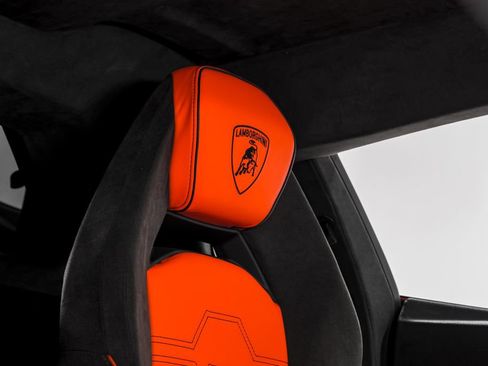 Used 2024 Lamborghini Revuelto AWD/4WD image 33