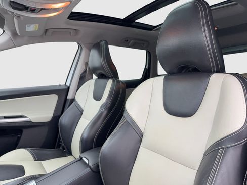 Used 2017 Volvo XC60 T6 Dynamic w/ Preferred Option Package image 15