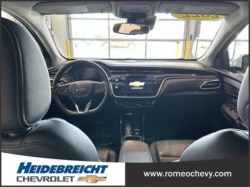Used 2022 Chevrolet Bolt EUV LT w/ Convenience Package image 15