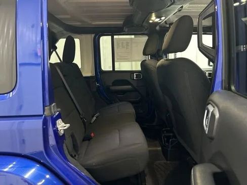 Used 2020 Jeep Wrangler Unlimited Sahara w/ Uconnect 4C Nav & Sound Group image 17