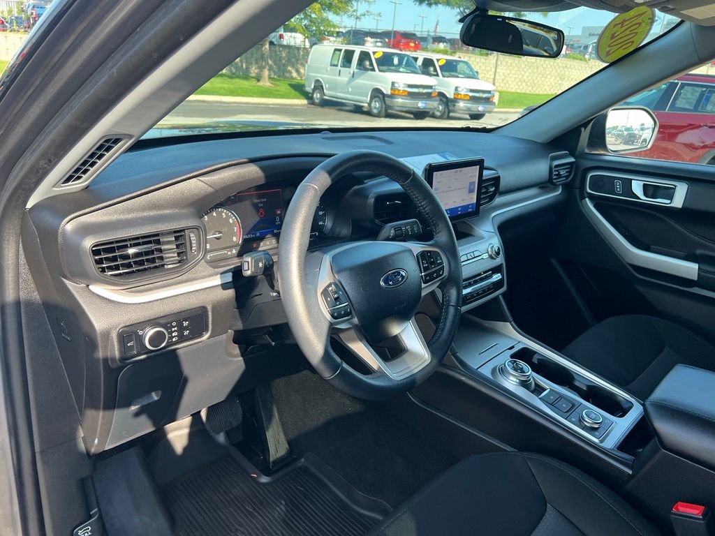 Used 2024 Ford Explorer XLT AWD/4WD image 18