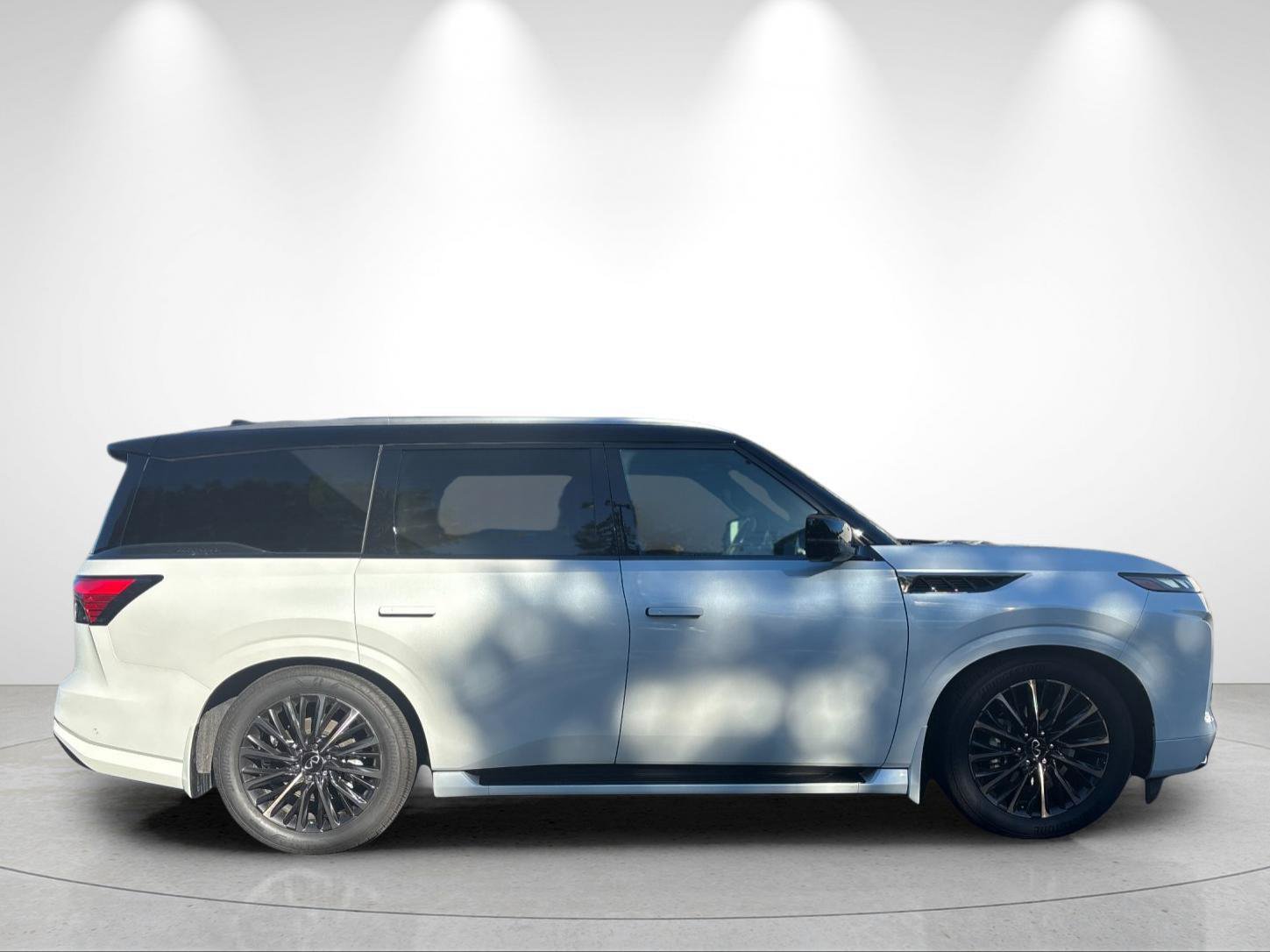 Used 2026 INFINITI QX80 Autograph w/ Premium Cargo Package AWD/4WD image 6